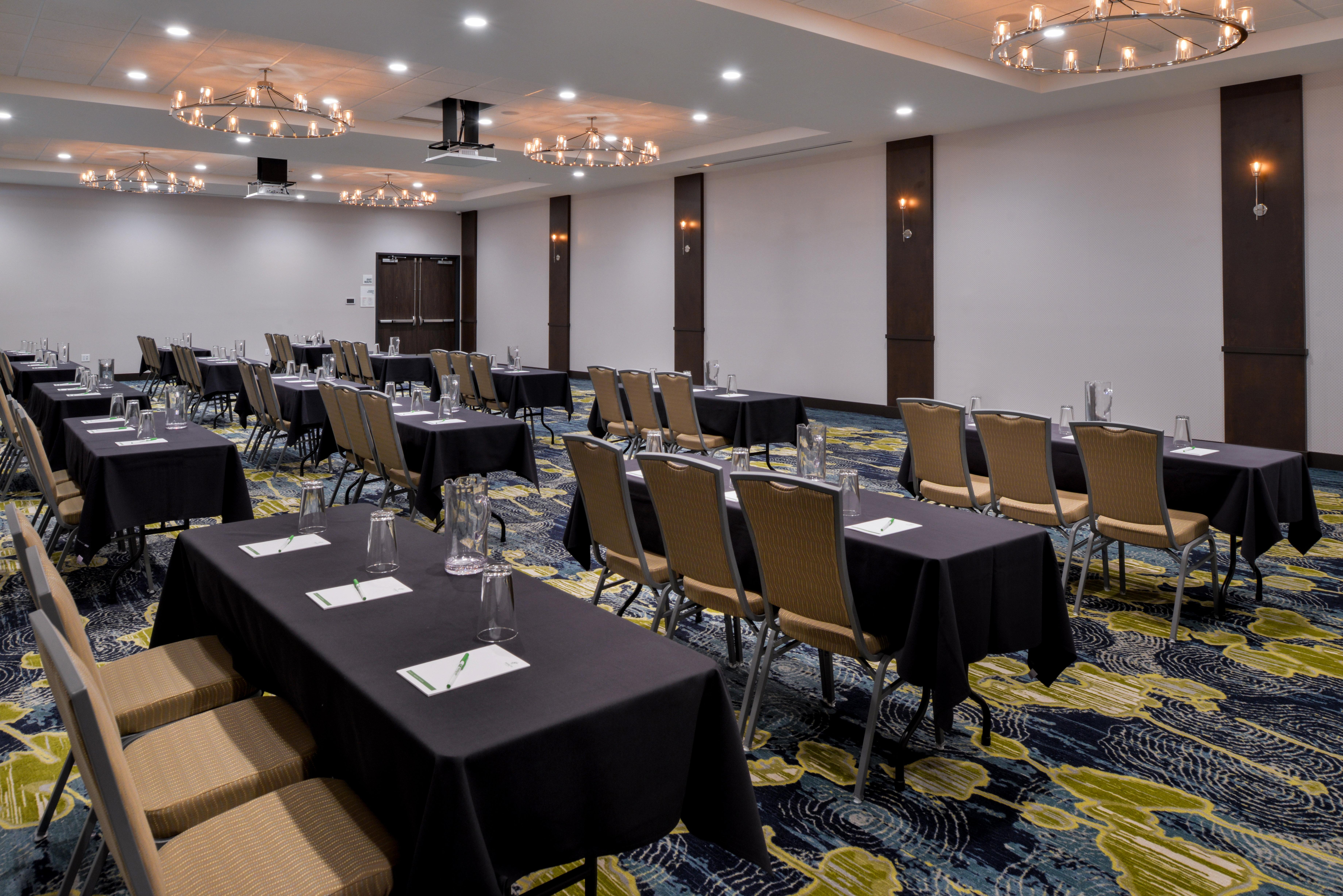 Holiday Inn & Suites - Farmington Hills - Detroit Nw By Ihg Екстериор снимка