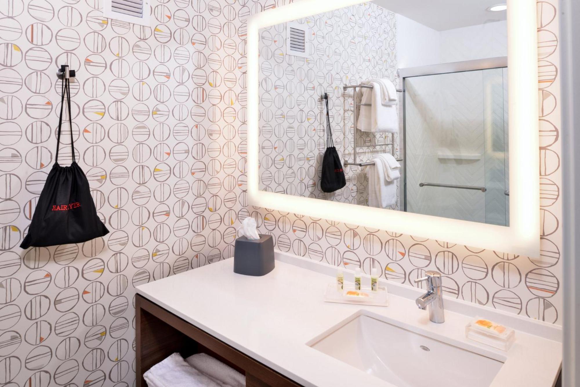 Holiday Inn & Suites - Farmington Hills - Detroit Nw By Ihg Екстериор снимка