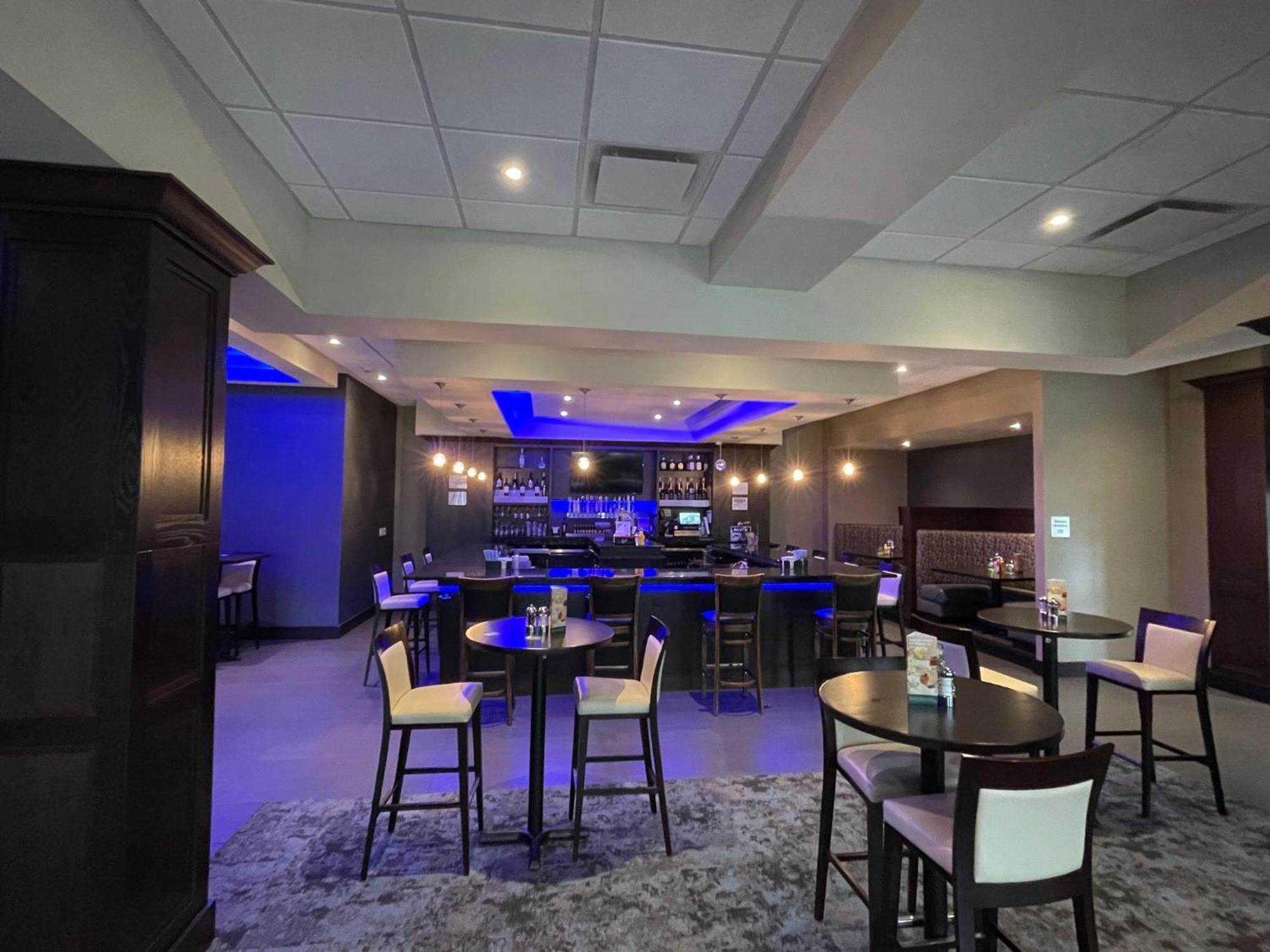 Holiday Inn & Suites - Farmington Hills - Detroit Nw By Ihg Екстериор снимка