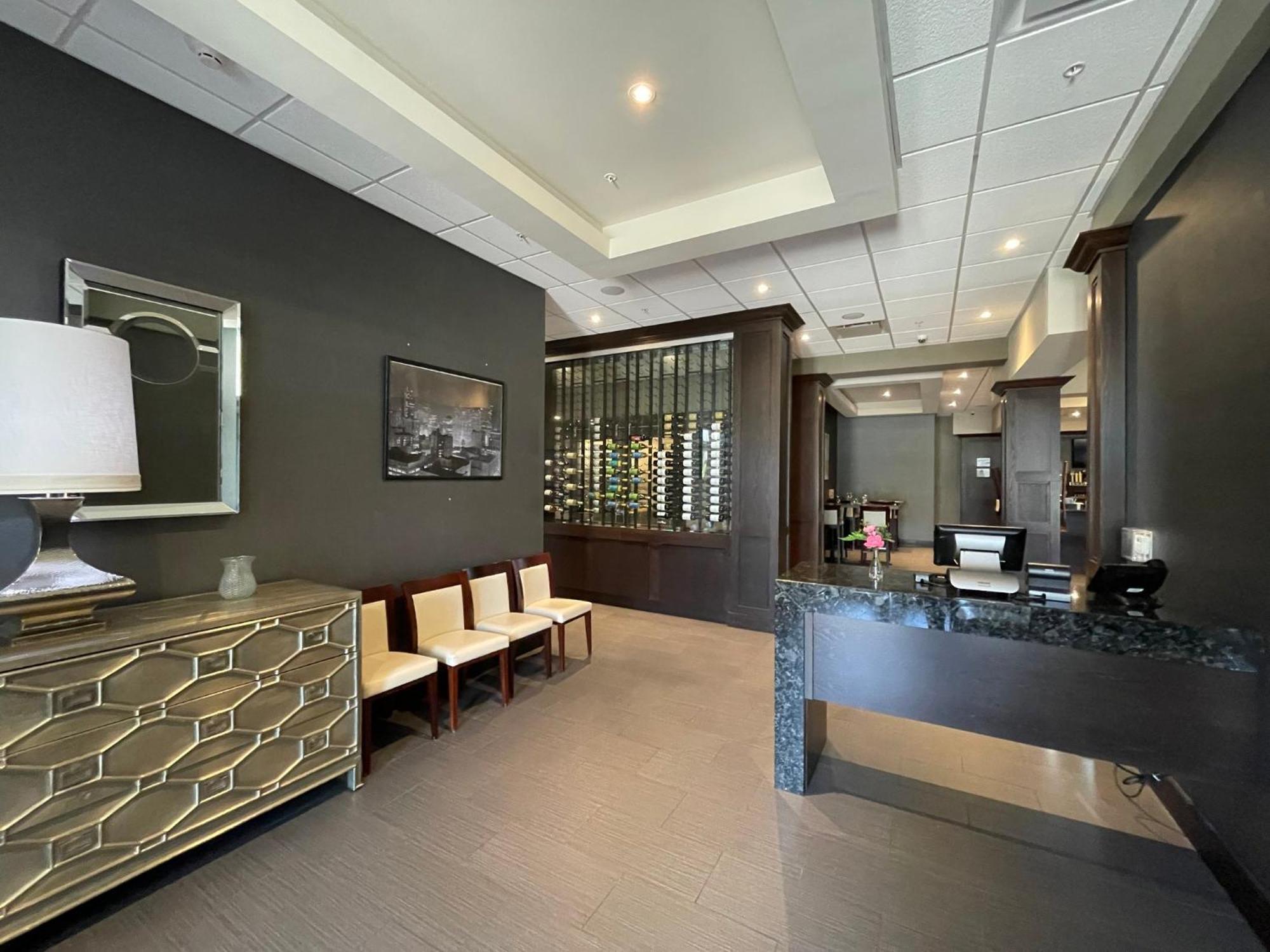 Holiday Inn & Suites - Farmington Hills - Detroit Nw By Ihg Екстериор снимка