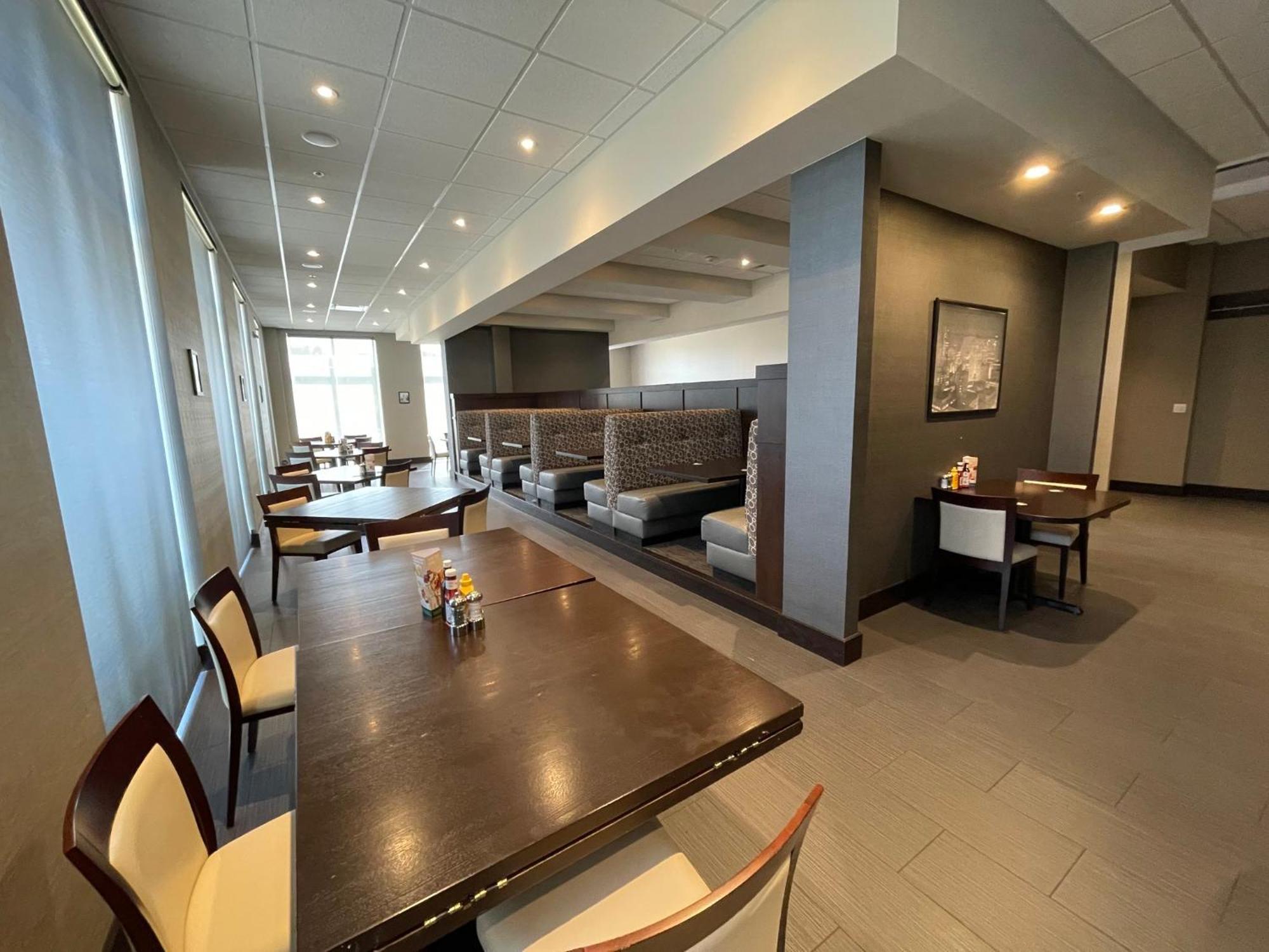 Holiday Inn & Suites - Farmington Hills - Detroit Nw By Ihg Екстериор снимка