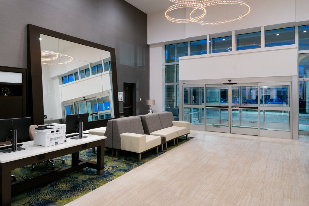 Holiday Inn & Suites - Farmington Hills - Detroit Nw By Ihg Екстериор снимка